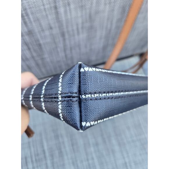 Fossil Devon Black White Striped Heart Crossbody Bag Key - Picture 9 of 13